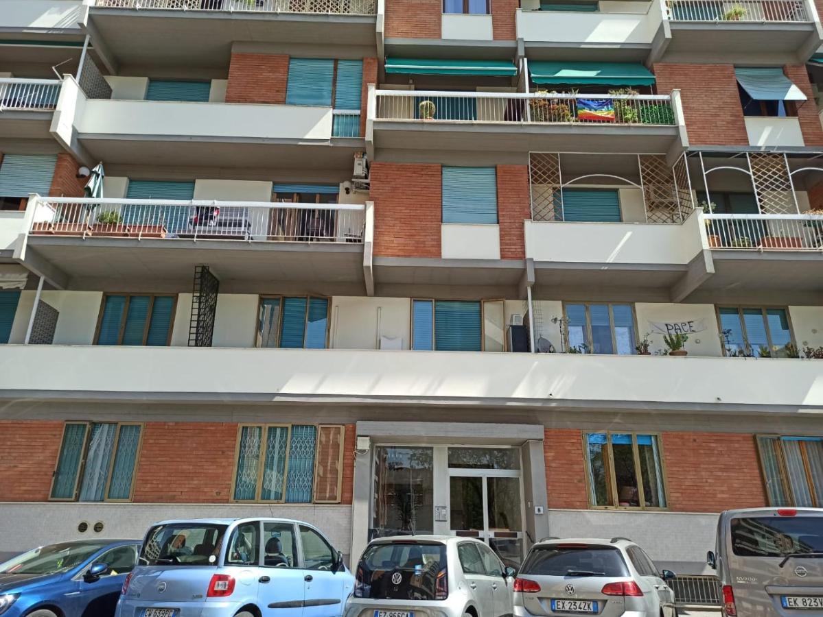 Appartamento Casa Vacanze Giulia A Careggi Wi-Fi Firenze Esterno foto